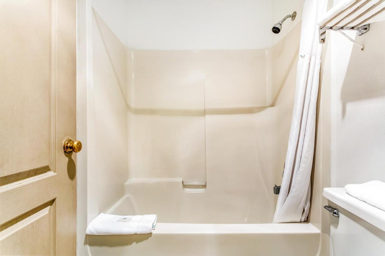 Arlington Motor Inn Экстерьер фото